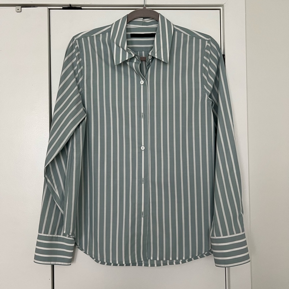 NWOT Jenni Kayne Classic Button-up
